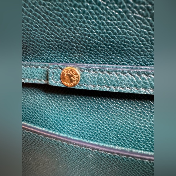 SALVATORE FERRAGAMO Vara Bow Crossbody - Picture 10 of 12